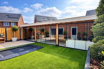 Het belang van professionele montage bij veranda’s en glazen wandsystemen