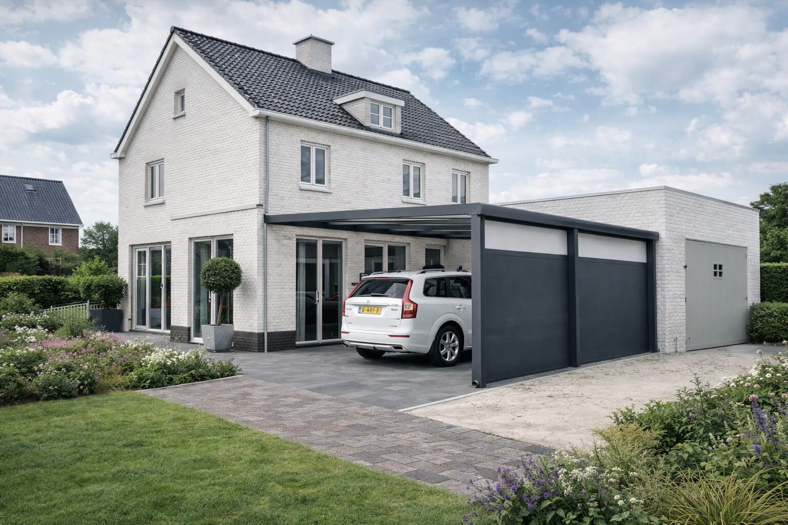 Moderne aluminium carport aan huis
